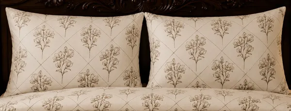 Cotton_|_Super_King_Size_|_Flat_Bedsheet_|_Floral_White_and_Black_With_2_Pillow_Covers|_-_Black_and_White