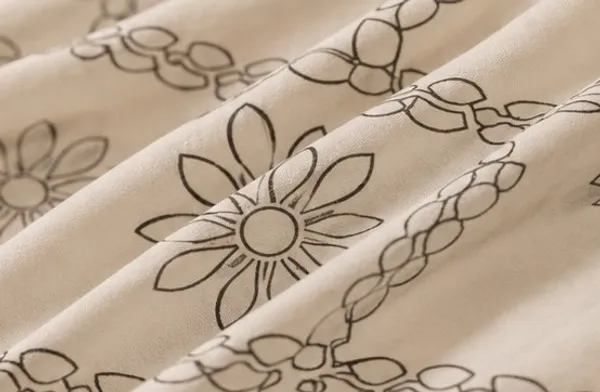 Cotton_|_Super_King_Size_|_Flat_Bedsheet__|Floral_White_and_Black_With_2_Pillow_Covers_-_Black_and_White