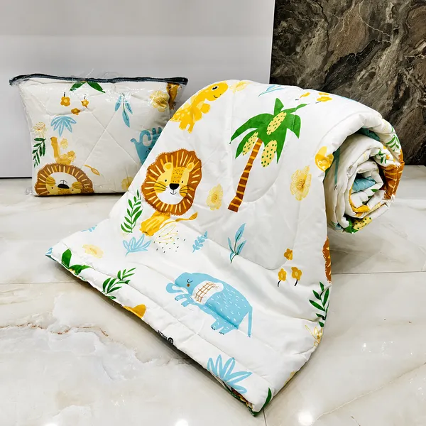 Cotton_Feel_|_Single_Bed_Size_Quilt_|_Kids_Quilt_|_Cream_With_Jungle_Print|_-_Dreamy_Hugs