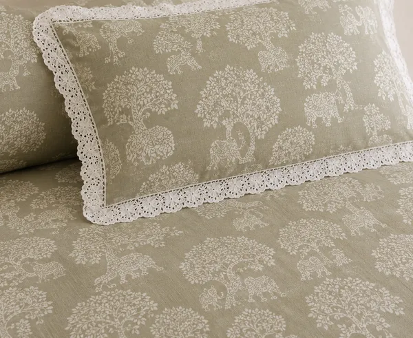 Cotton_|_Super_King_Size_|_Flat_Bedsheet_|Green_With_Lace_on_2_Pillow_Covers|_-_Gulista_Noor