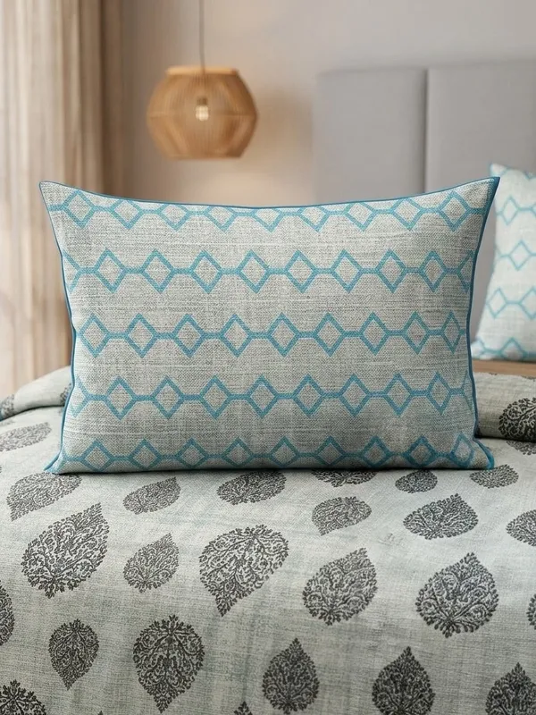 Cotton_|_Super_King_Size_|_Flat_Bedsheet_|_White_and_Blue_With_2_Pillow_Covers|_-_Nazakat
