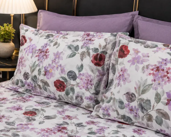 Cotton_|_King_Size_|_Flat_Bedsheet_|_White_and_Purple_Color_With_2_Contrast_Pillow_Covers|_-_Platinum