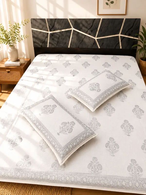 Cotton_|__King_Size_|_Flat_Bedsheet_|_Cream_With_Multi_Design_|_2_Pillow_Covers_With_Lace|_-_Jack_Jone