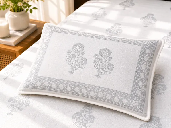 Cotton_|__King_Size_|_Flat_Bedsheet_|_Cream_With_Multi_Design_|_2_Pillow_Covers_With_Lace|_-_Jack_Jone