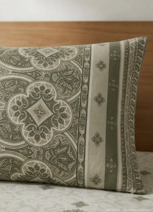 Cotton_|_Super_King_Size_|_Flat_Bedsheet_|_Multi_Color_With_2_Pillow_Covers|_-_Utkarsh