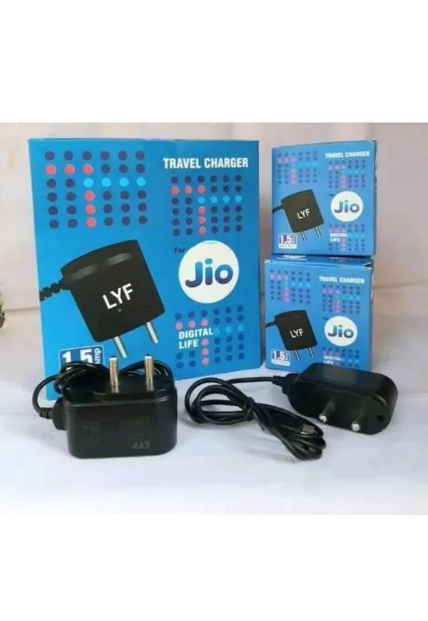 Black_V8_Charger_For_Normal_Phones_For_Normal_Phones