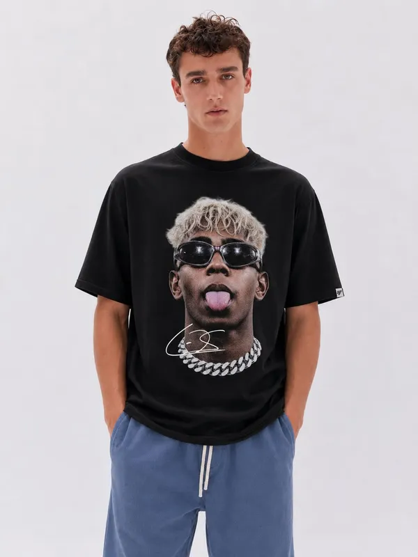 Graphic_T-Shirt_for_Football_Fans