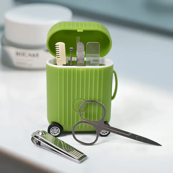 Signature_ManiPedicure_Kit