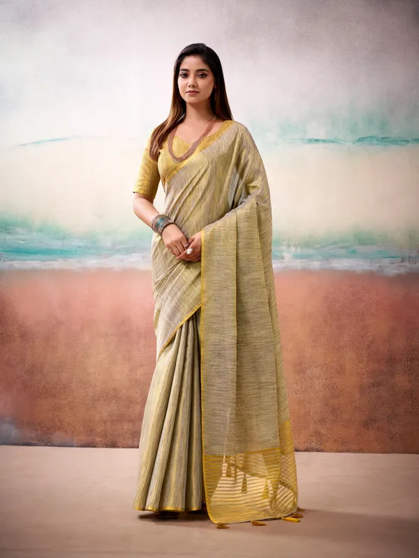 Light_Yellow_Silk_Golden_Border_Saree_With_Blouse_Piece_For_Women