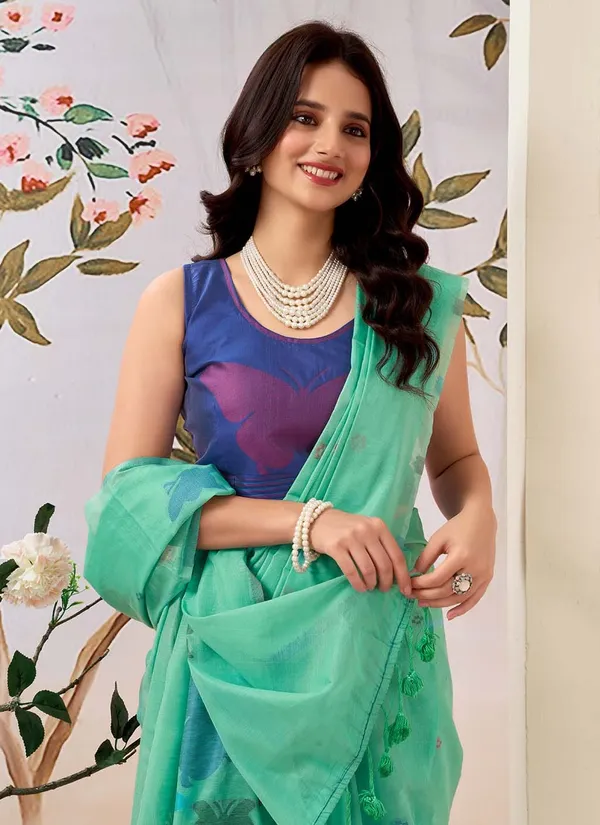 Green_Linen_Floral_Motifs_And_Contrast_Blouse_Saree_With_Blouse_Piece_For_Women
