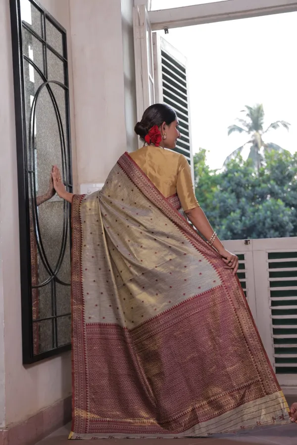 Brown_Silk_Woven_Border_And_Pallu_Saree_With_Blouse_Piece_For_Women