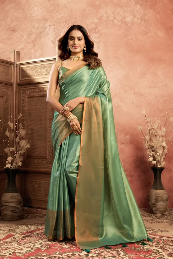Green_Silk_Blouse_Piece_Saree_With_Blouse_Piece_For_Women