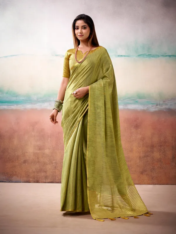 Light_Green_Silk_Golden_Border_Saree_With_Blouse_Piece_For_Women