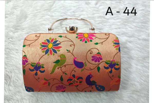 Royal_Paithani_Clutch_with_Golden_Chain+Diamond_Lock