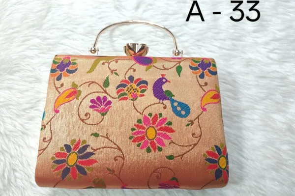 Royal_Paithani_Clutch_with_Golden_Chain+Diamond_Lock