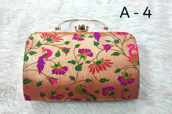 Royal_Paithani_Clutch_with_Golden_Chain+Diamond_Lock
