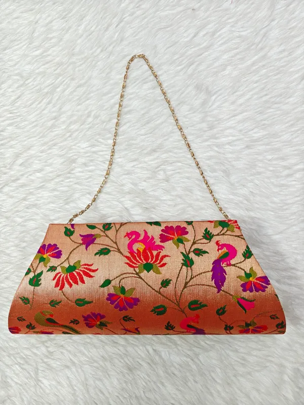 Royal_Paithani_Clutch_with_Golden_Chain+Diamond_Lock