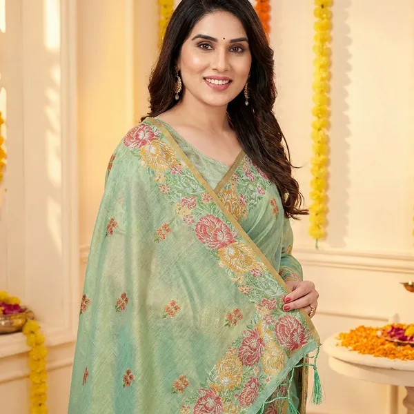 Green_Silk_Embroidered_Floral_Saree_With_Blouse_Piece_For_Women