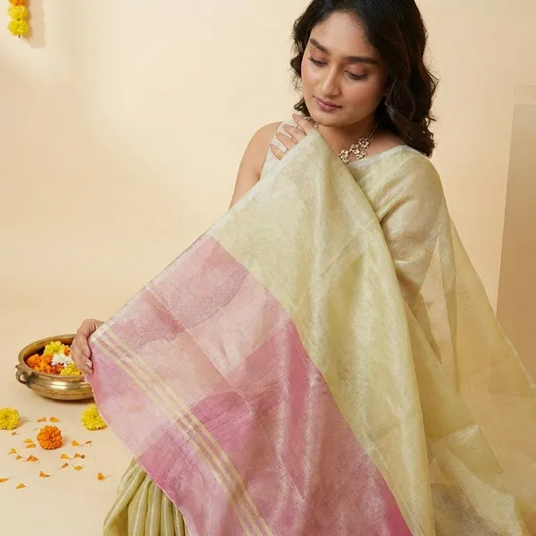 Green_Pure_Silk_Contrast_Border_Saree_With_Blouse_Piece_For_Women
