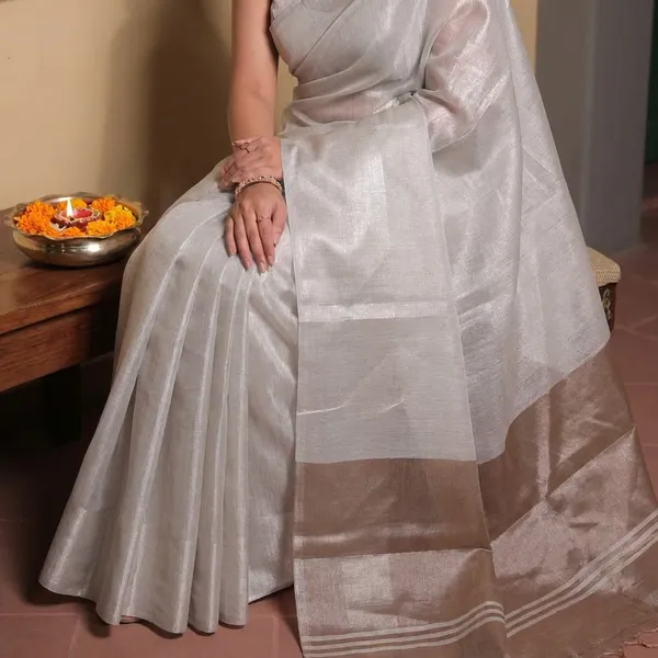 Grey_Pure_Silk_Contrast_Border_Saree_With_Blouse_Piece_For_Women