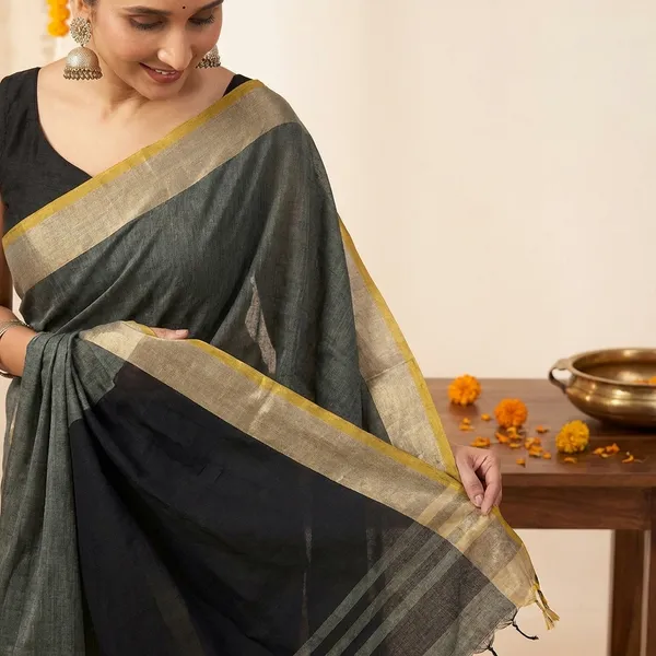 Green_Cotton_Silk_Contrast_Border_Saree_With_Blouse_Piece_For_Women