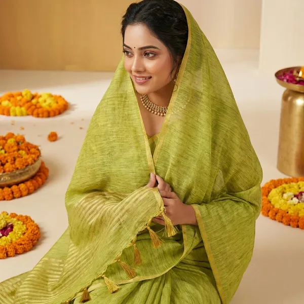 Light_Green_Silk_Golden_Border_Saree_With_Blouse_Piece_For_Women