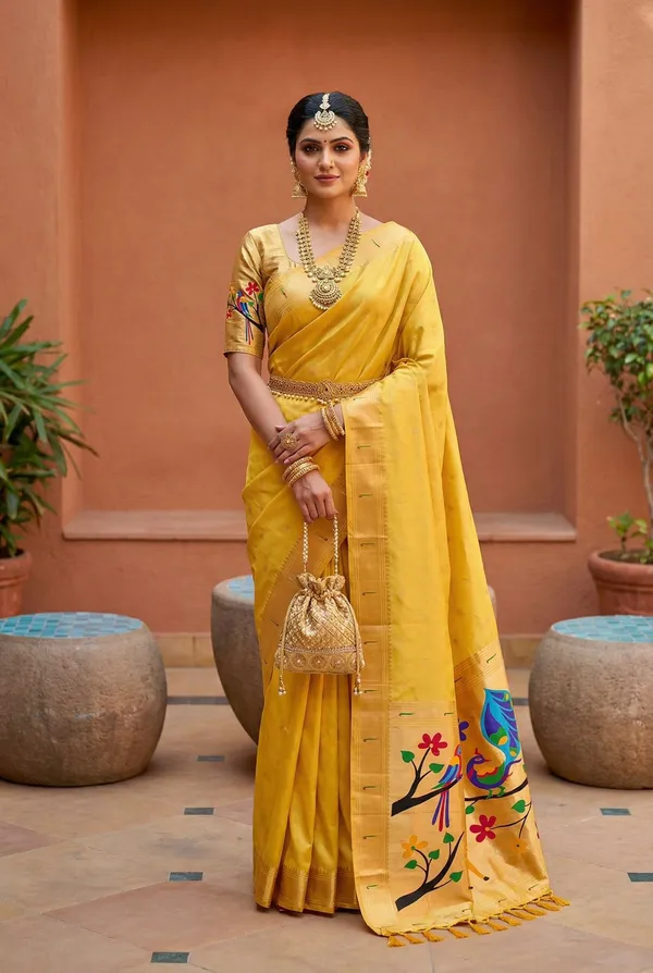 Soft_Paithani_silk_saree_with_zari_weaving_small_motifs_design