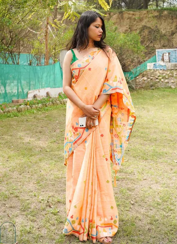 Orange_Linen_Embroidered_Floral_Motifs_And_Tasseled_Pallu_Saree_With_Blouse_Piece_For_Women