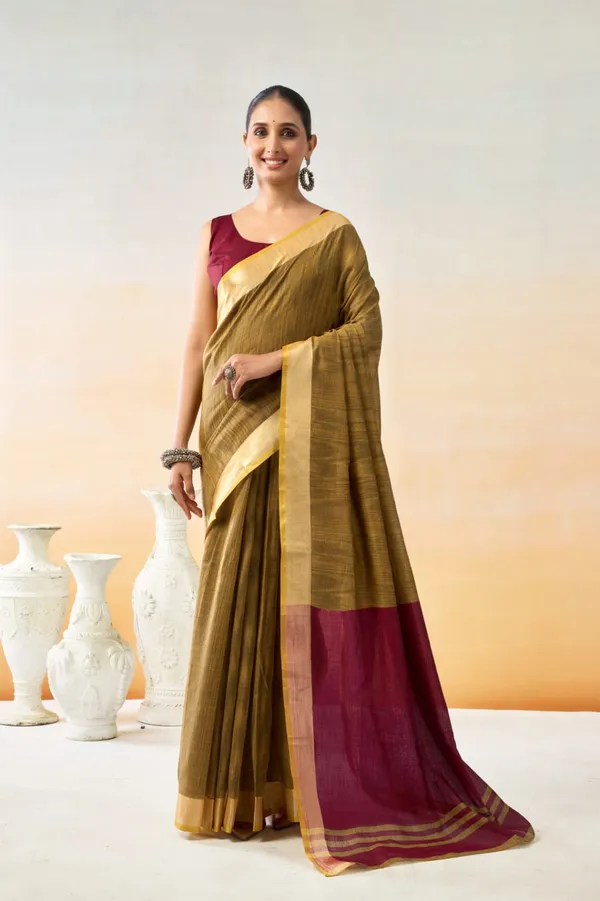 Henna_Green_Cotton_Silk_Contrast_Border_Saree_With_Blouse_Piece_For_Women