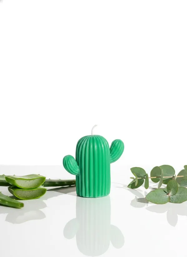 Green_Cactus_Shaped_Scented_Candle_For_Home_Decor_Handmade_Decorative_Gift_Candle