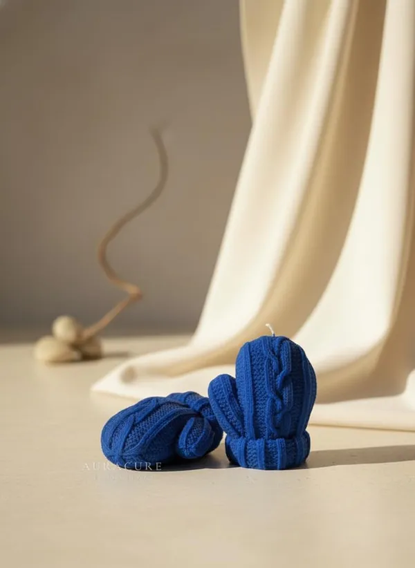 Blue_Cozy_Knit_Gloves_Candle_Mitten_Shaped_Winter_Candle_With_Hand_Knit_Detailing_Christmas_Decor_And_Seasonal_Gifting_Pack_Of_2