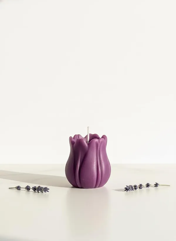 Purple_Majestic_Tulip_Statement_Candle_Handcrafted_Floral_Decorative_Candle_With_Sculpted_Petals_Luxury_Home_Decor