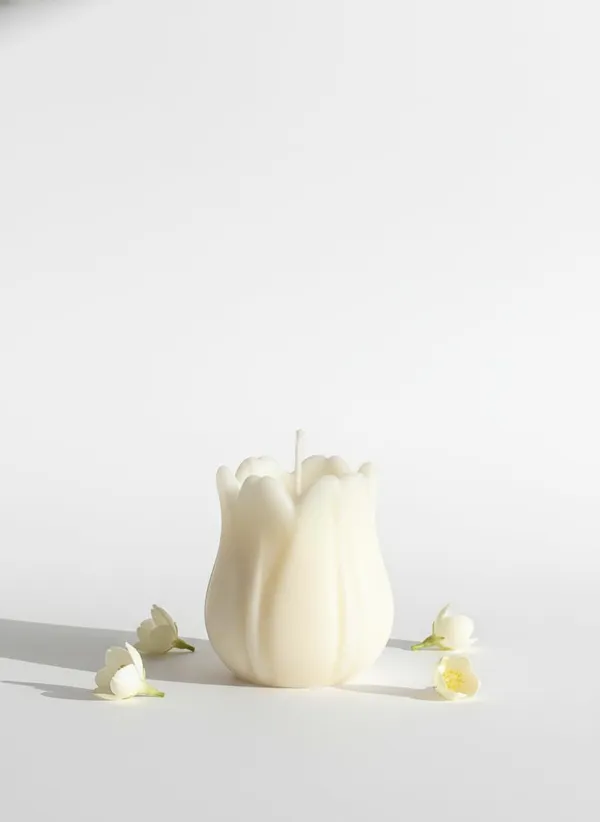 White_Majestic_Tulip_Statement_Candle_Handcrafted_Floral_Decorative_Candle_With_Sculpted_Petals_Luxury_Home_Decor
