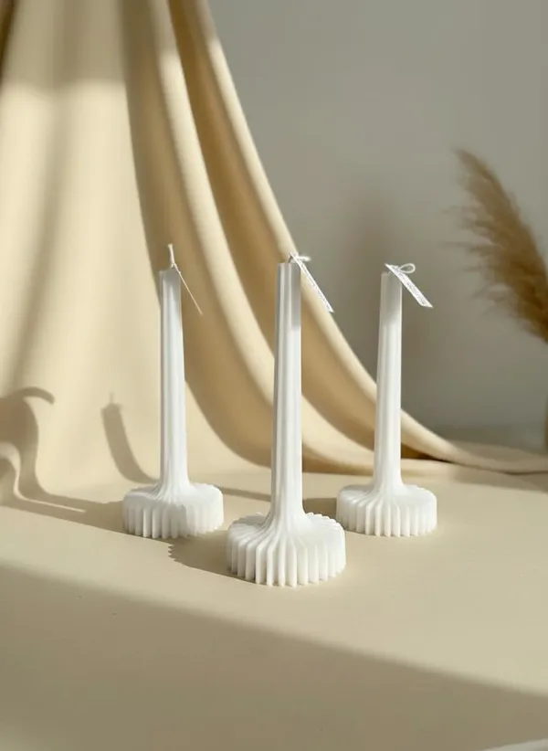 White_Fluted_Pillar_Candle_Modern_Sculpted_Design_Handcrafted_Decorative_Candle_For_Luxury_Home_Styling_And_Gifting