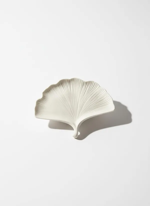 White_Ginkgo_Leaf_Shaped_Concrete_Trinket_Tray_Minimalist_Jewelry_Dish_For_Rings_And_Vanity_Decor