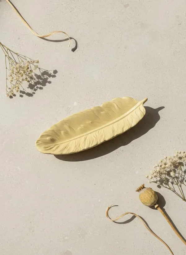 Yellow_Concrete_Feather_Tray_Handmade_Jewelry_Makeup_Organizer_Decorative_Trinket_Dish_For_Vanity_Bedside_Entryway_Candle_Display