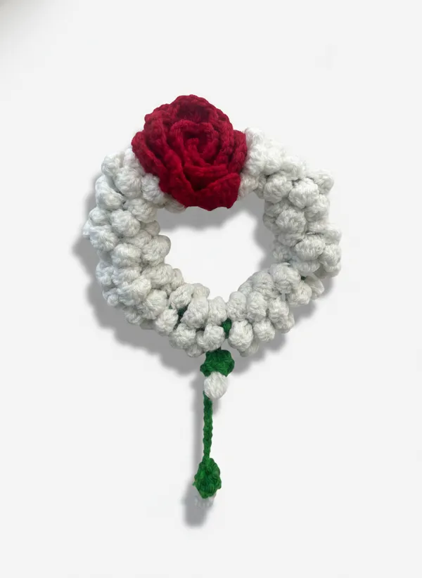 Handmade_Crochet_Rose_&_Mogra_Gajra_(Hair_Bun_Accessory)_|_Traditional_Floral_Hair_Decor