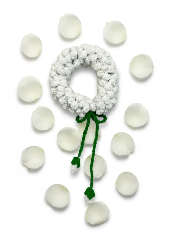 Handmade_Crochet_White_Gajra_|_Elegant_Reusable_Hair_Accessory_for_Bun_Hairstyles