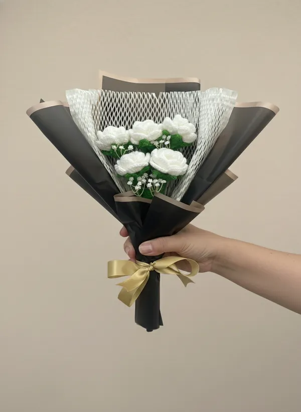Luxury_Crochet_White_Rose_Bouquet_|_Handmade_Premium_Gift