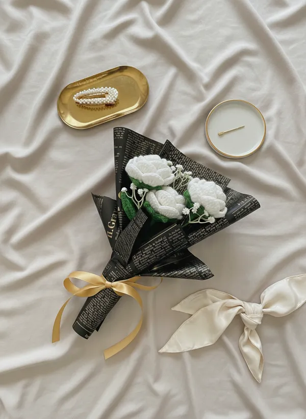 Premium_Crochet_White_Rose_Bouquet_|_Handmade_Forever_Flowers_|_Elegant_Gift