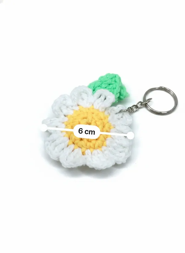 Handmade_Crochet_Daisy_Keychain_|_Cute_Flower_Bag_Charm_|_Aesthetic_Floral_Key_Ring_For_Bags,_Keys_&_Backpacks,_Pack_Of_4