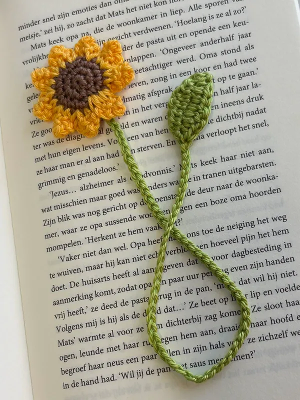 Handmade_Crochet_Sunflower_Bookmark_|_Flower_Book_Marker_&_Bag_Charm_|_Aesthetic_Reading_Accessory_For_Book_Lovers,_Pack_Of_2