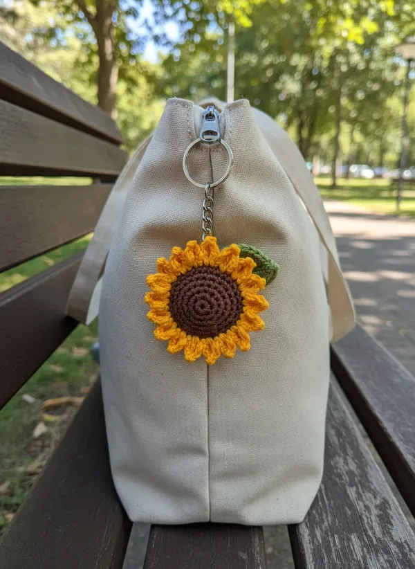 Handmade_Crochet_Sunflower_&_Rose_Keychain_Set_|_Floral_Bag_Charm_Combo_Pack_Of_2_|_Cute_Aesthetic_Key_Rings_|_Gift_For_Her_&_Couples