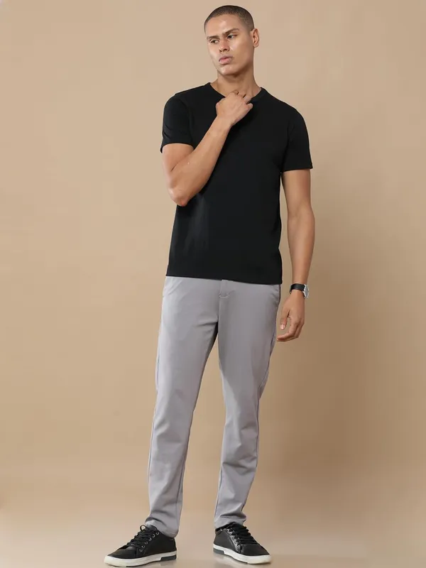 Black_Cotton_Solid_Regular_T-Shirt_For_Men