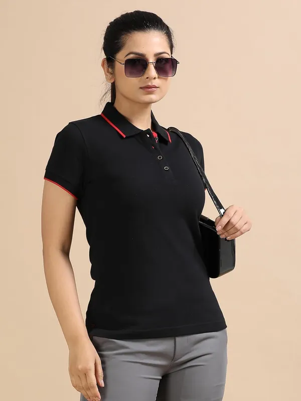 Classic_Black_Cotton_Solid_Relaxed_Polo_T-Shirt_For_Women