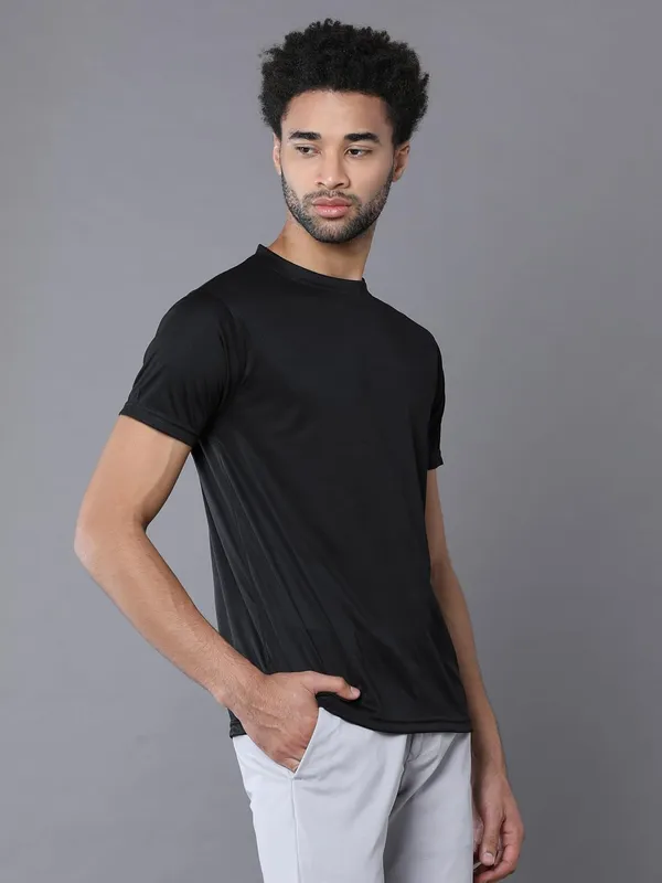 Classic_Black_Polyester_Solid_Regular_T-Shirt_For_Men