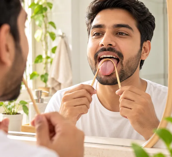 Bamboo_Tongue_Cleaner