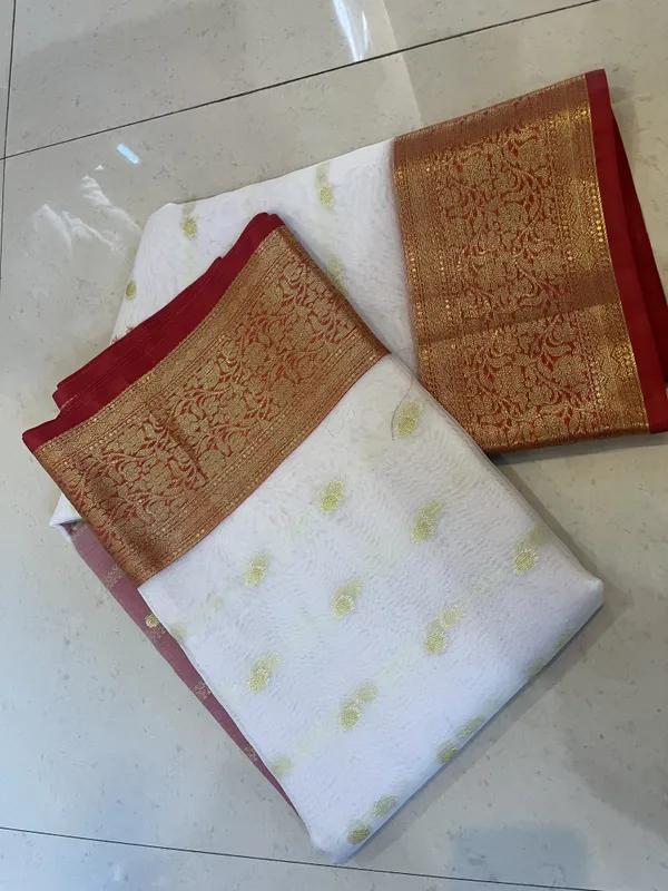 White_Gold_Zari_Buti_Organza_Banarasi_Saree_With_Rich_Red_Border_&_Floral_Zari_Pallu
