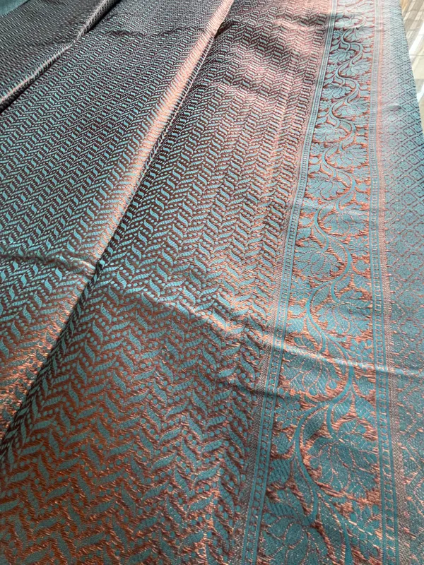 Sky_Blue_Tanchoi_Silky_Banarasi_Saree_With_All-Over_Woven_Pattern_And_Elegant_Border
