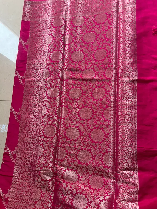 Rani_Pink_Chiniya_Silk_Banarasi_Saree_With_Floral_Zari_Jaal_And_Rich_Woven_Border